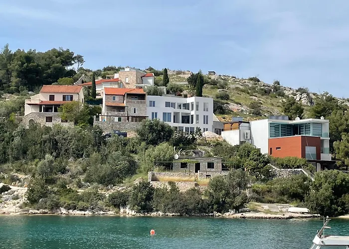 Villa More 3 Apartments A-10, A-11 And A-12 , 4-4-6 Beds