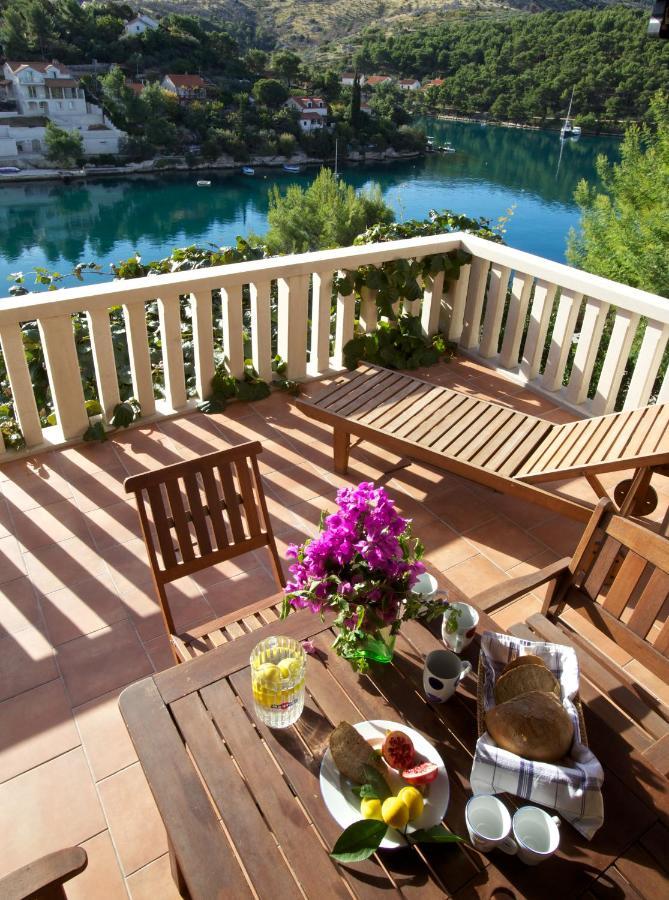 3 A-10, A-11 And A-12 , 4-4-6 Beds Appartement
