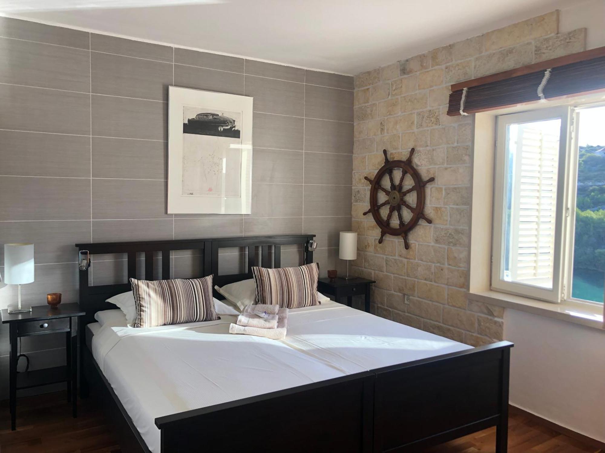 3 A-10, A-11 And A-12 , 4-4-6 Beds * Bobovisca